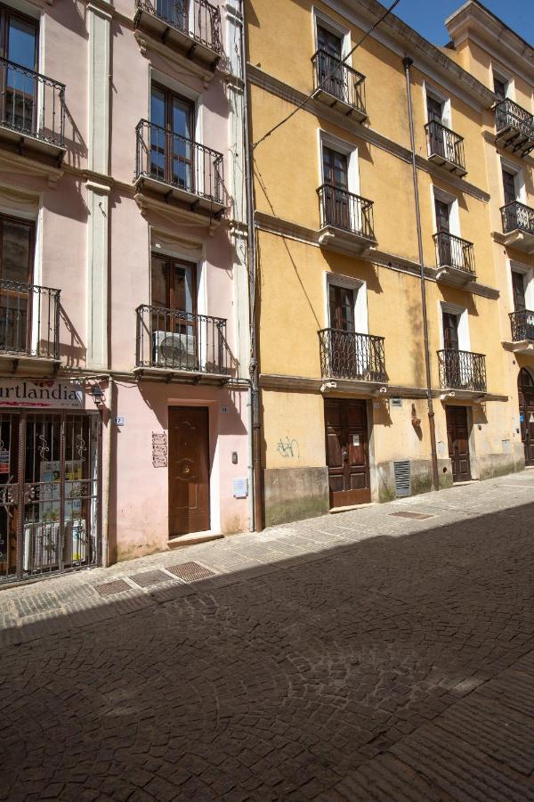 Via Cavour 19, Appartamento Del Conte Іглесіас Екстер'єр фото